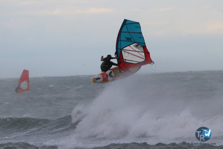 20191123 renverse windsurf leucate 001